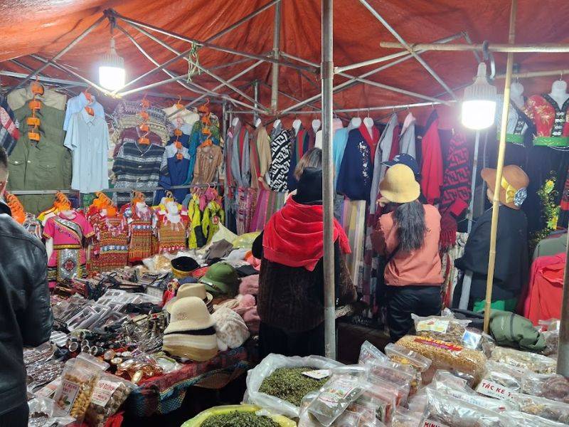 Chợ đêm Sapa