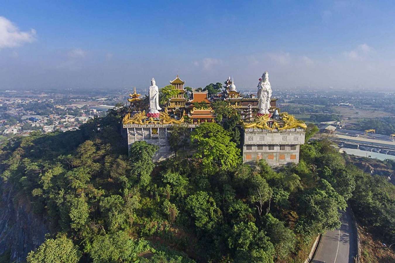 Khám phá chùa Châu Thới - Chốn bồng lai tại Bình Dương