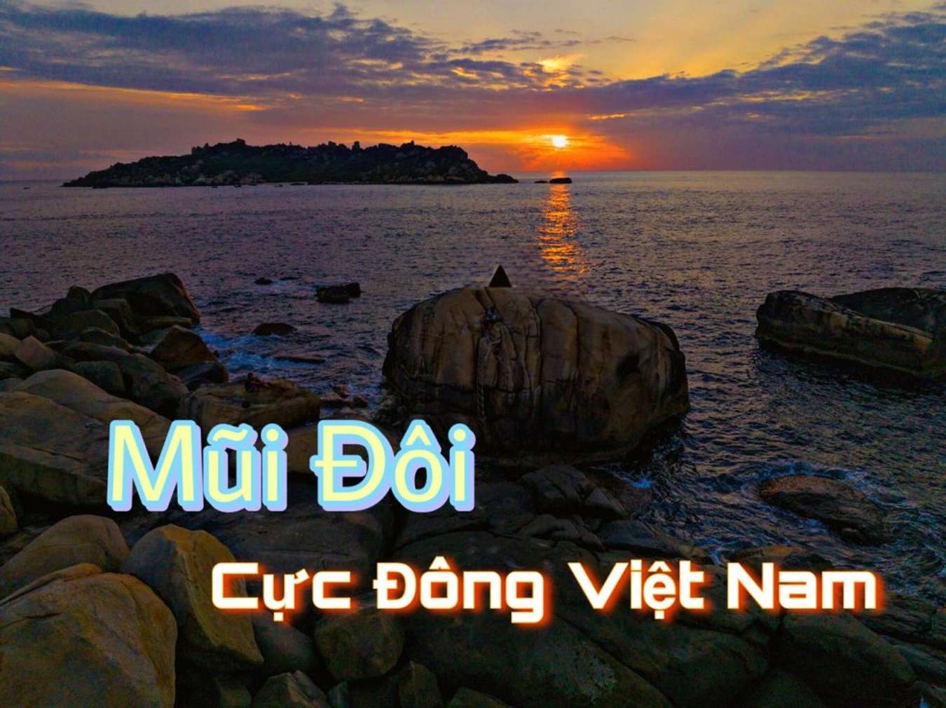 Mũi Đôi - Cực Đông Việt Nam trong một sớm bình minh