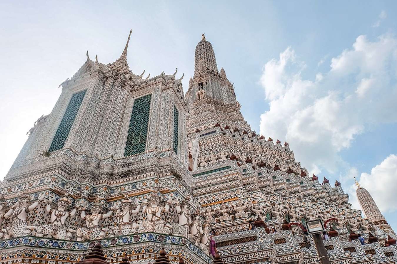 Khám phá chùa Wat Arun - Nét đẹp uy nghiêm giữa lòng Bangkok