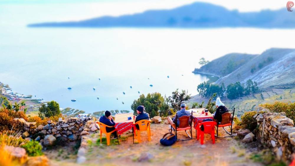 Thật tuyệt khi được ngồi đây cùng bạn bè, gia đình
