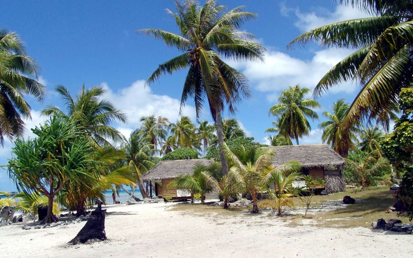 Pulau Pantai Vaadhoo, Maladewa - Pantai Unik di Dunia