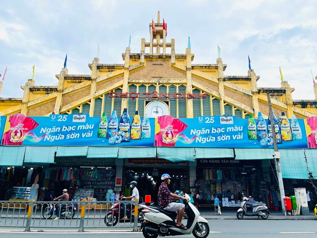 Chợ Tân Định: Khám phá thiên đường ẩm thực Sài Gòn