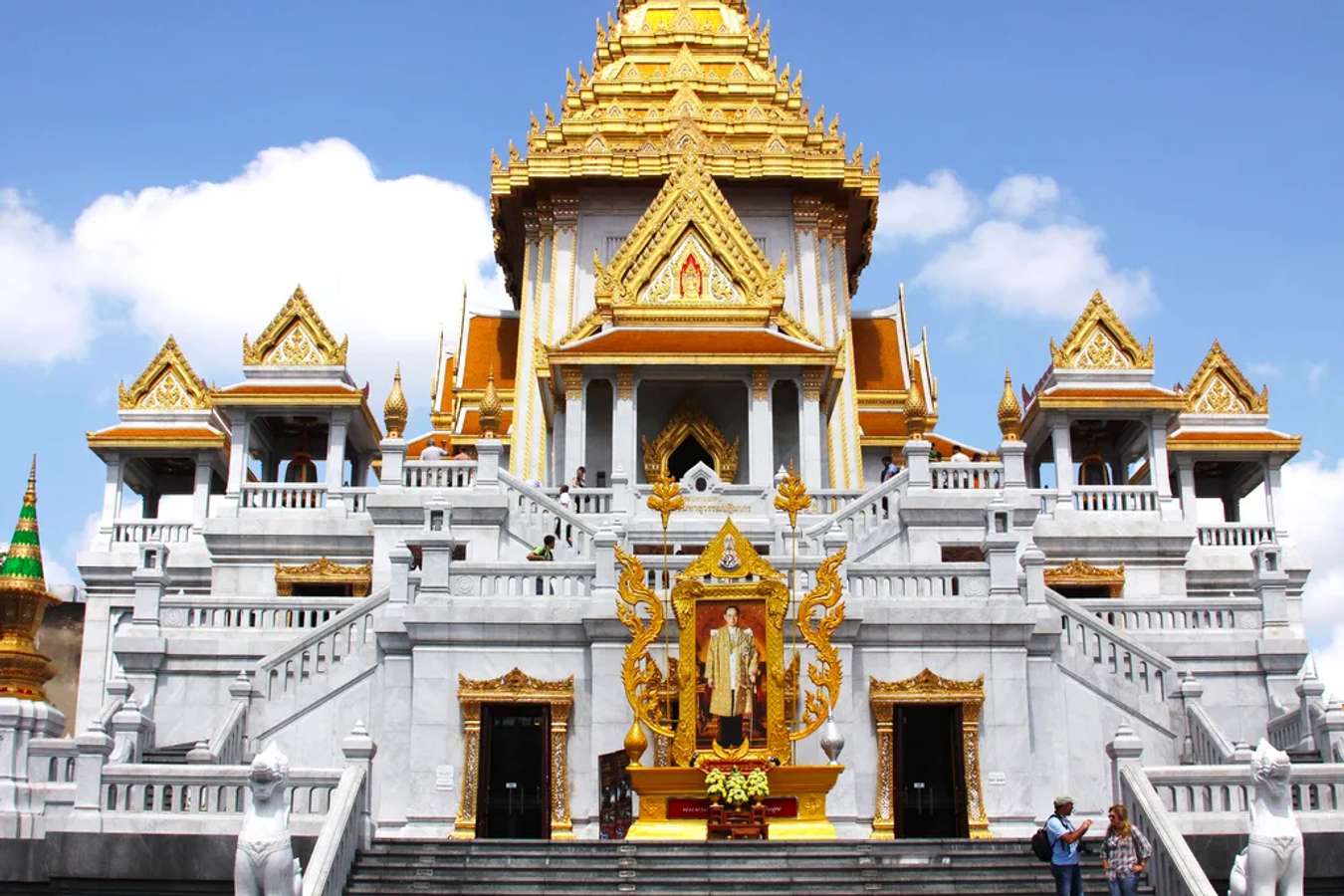 Chùa Wat Traimit - Điểm du lịch tâm linh nổi bật tại xứ chùa Vàng
