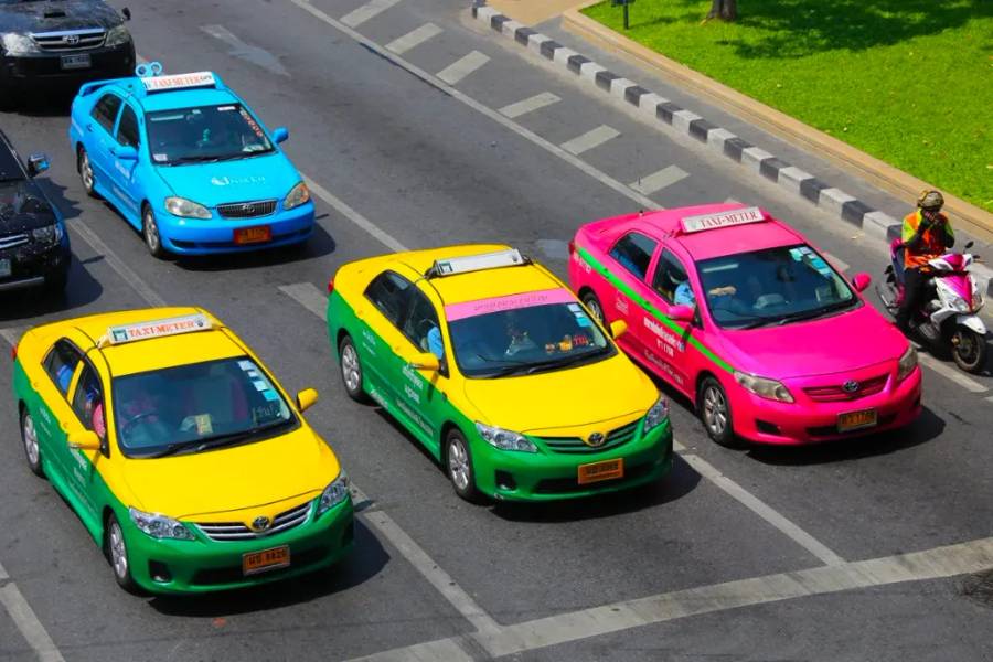 Phương tiện nhanh nhất là taxi