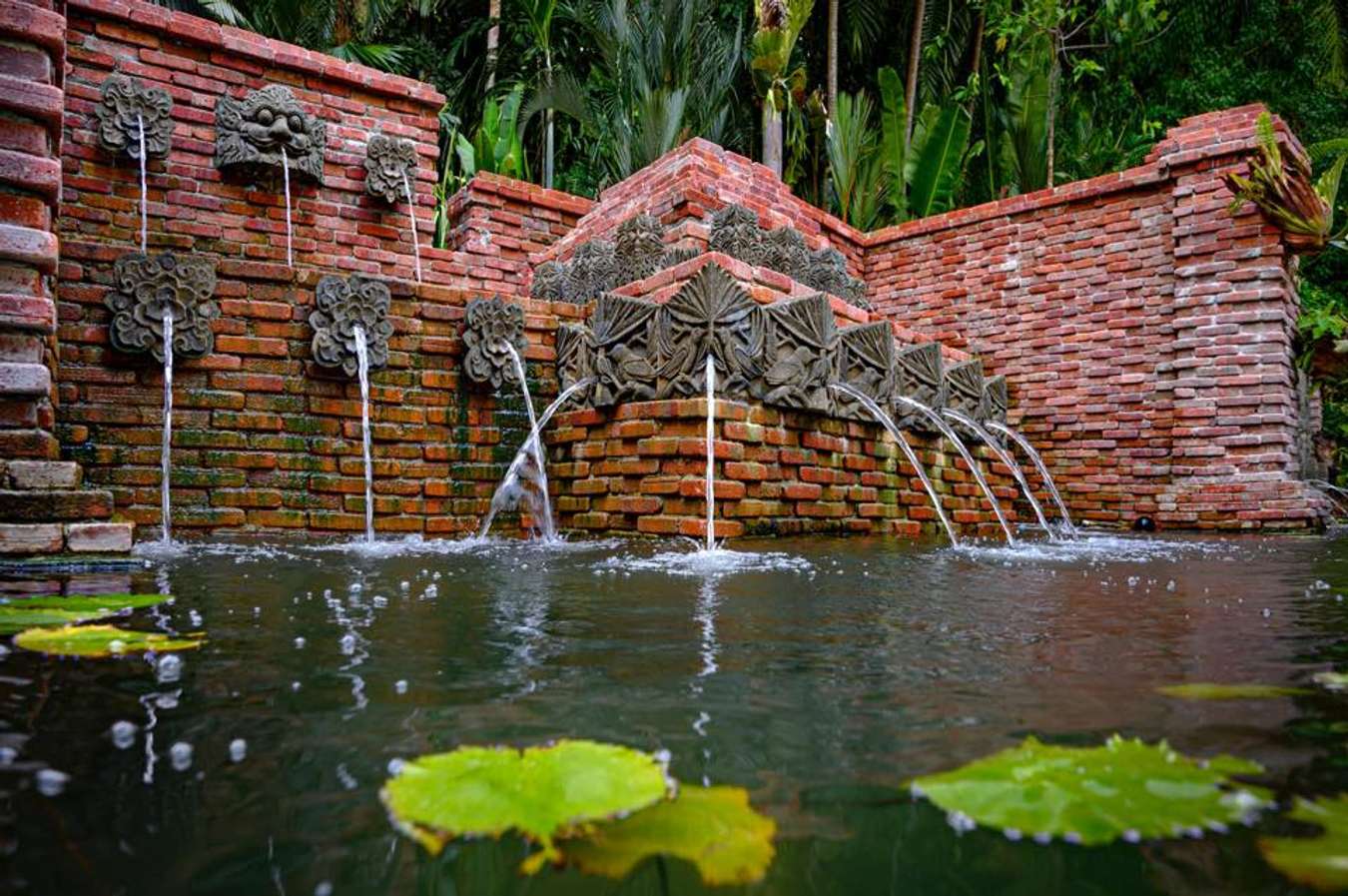 Suối cấm tại Fort Canning Park