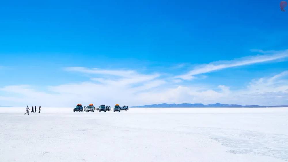 Cánh đồng muối Salad De Uyuni trải dài xa tí tắp