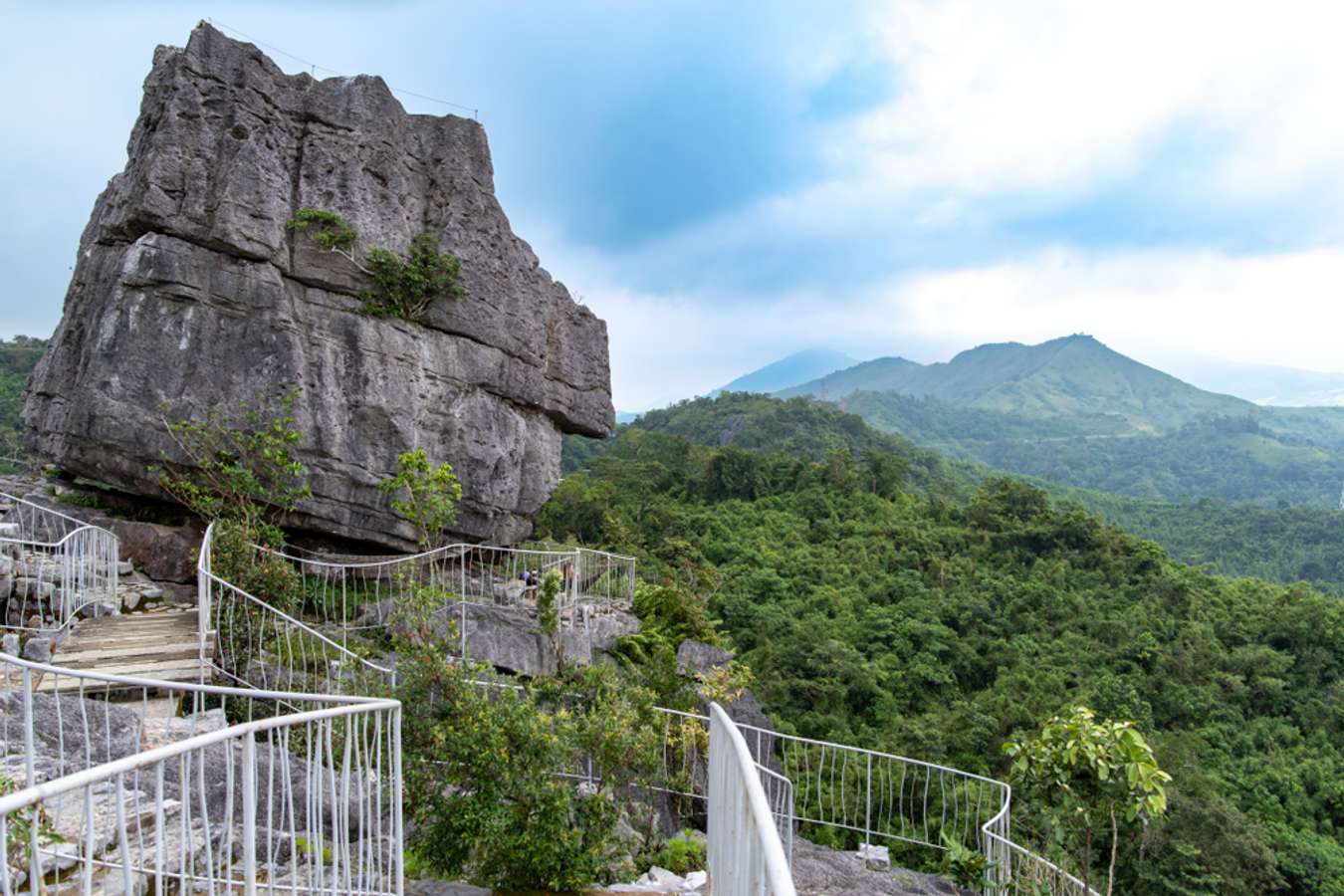 tourist spot in rizal palawan