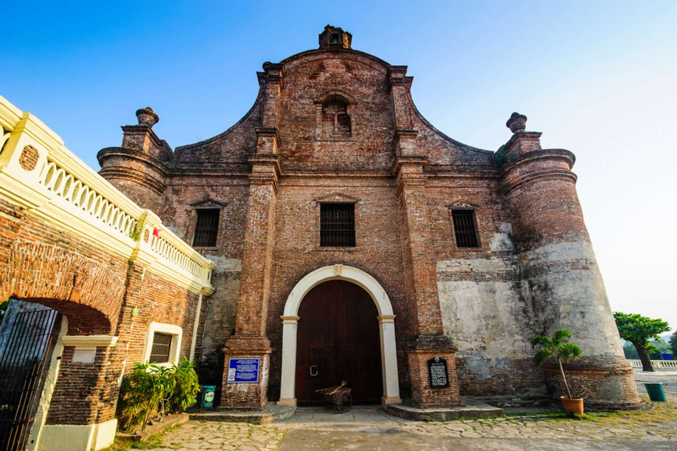 tourist attraction of ilocos sur