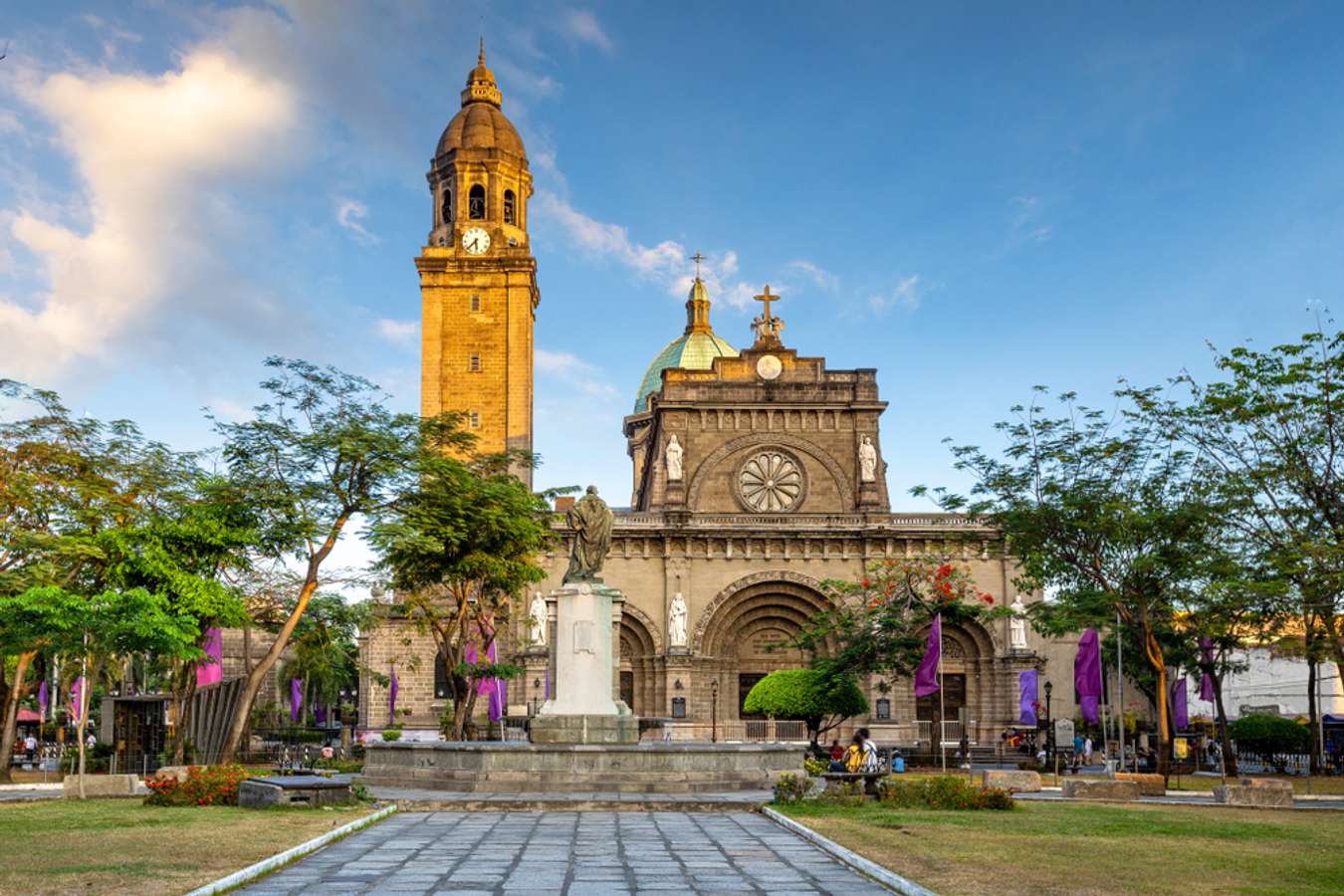 intramuros tourist spot in manila