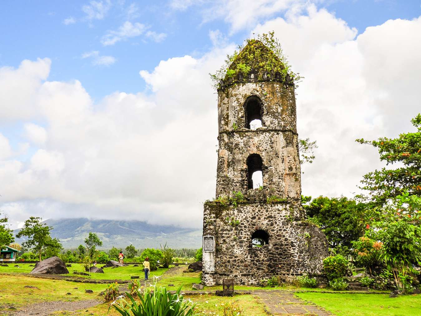 tourist spot in bicol