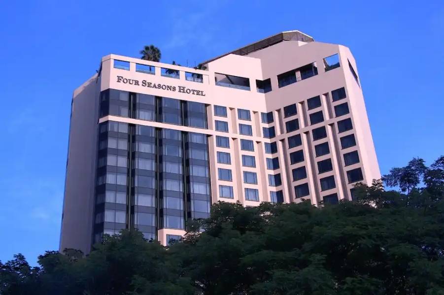 four-seasons-hotel-singapore