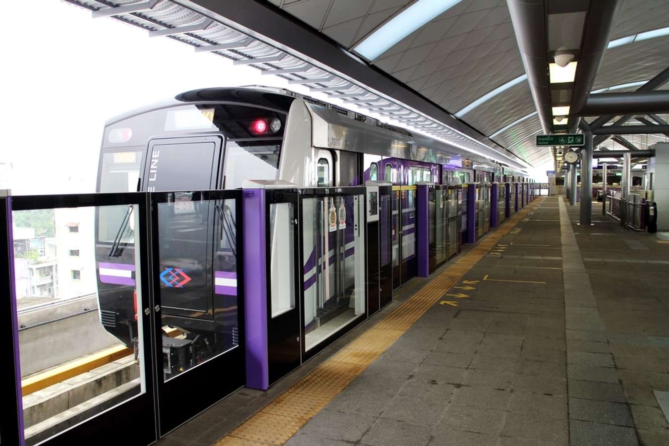 Tàu điện ngầm (MRT) ở Bangkok