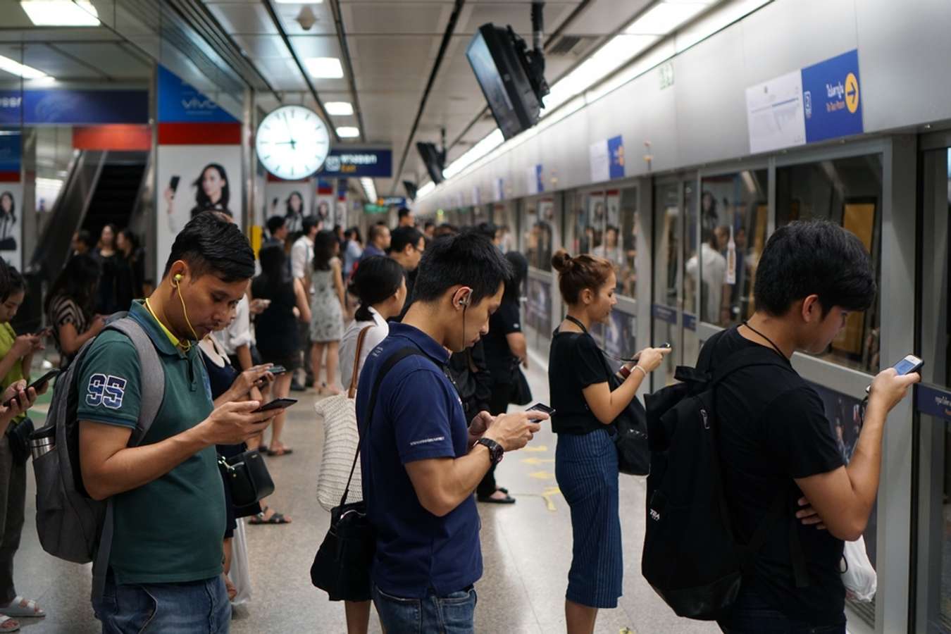 Trạm dừng của tàu MRT tại Bangkok