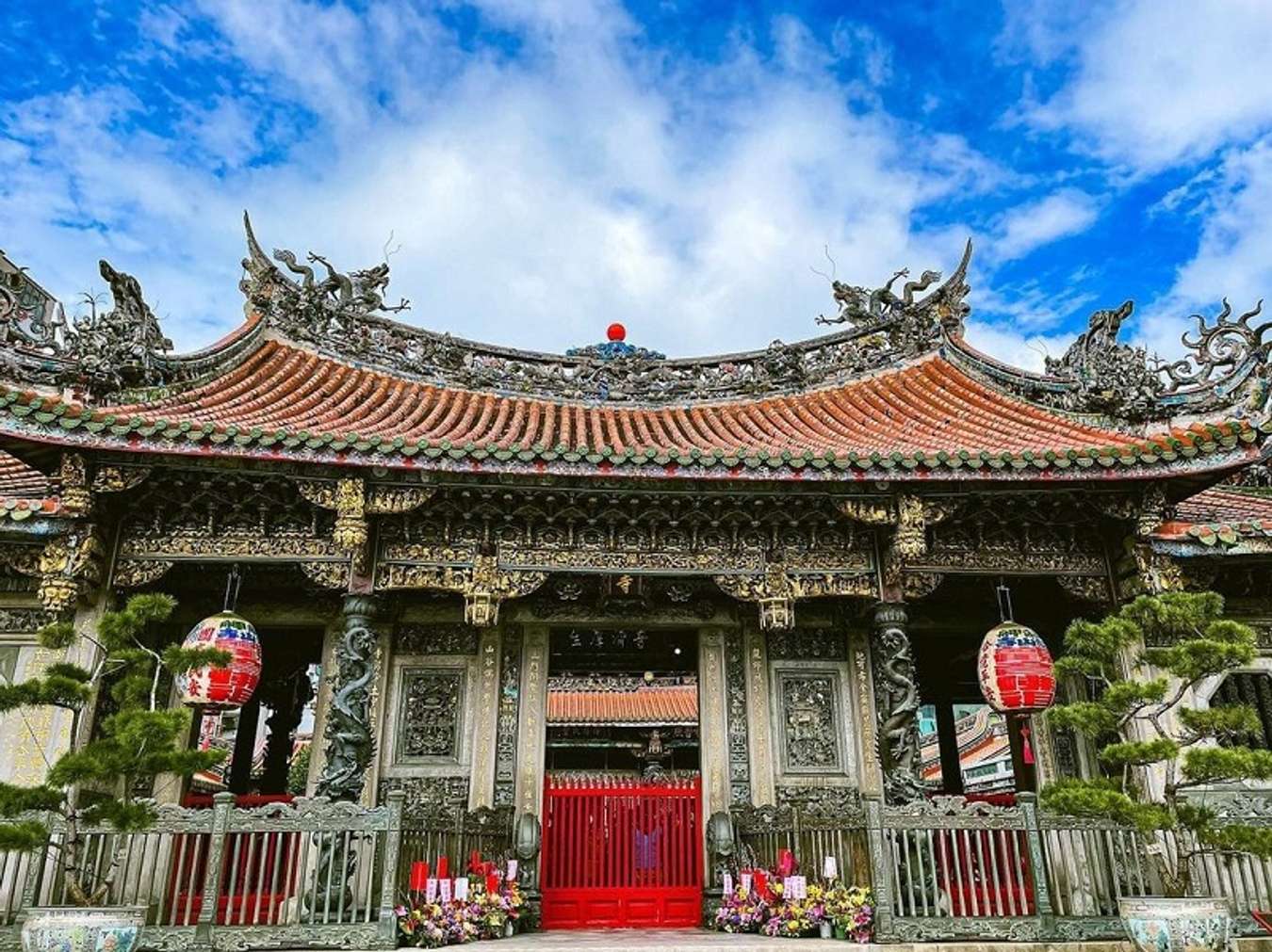 Khám phá chùa Long Sơn Đài Loan linh thiêng cổ kính