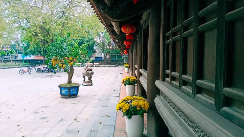 Đình Bảng cũng được thiết kế với lối kiến trúc bề thế, hòa hợp, gần gũi với thiên nhiên