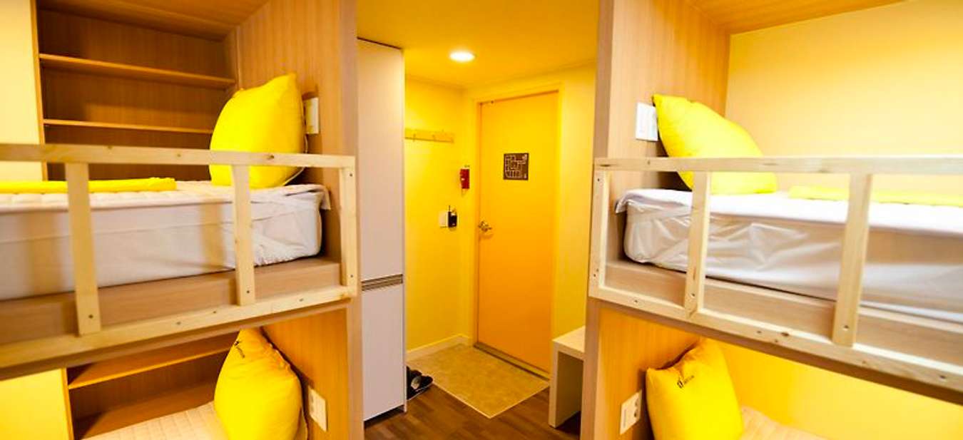 24 Guesthouse Dongdaemun Market có các phòng nghỉ theo nhóm rất tiện lợi 