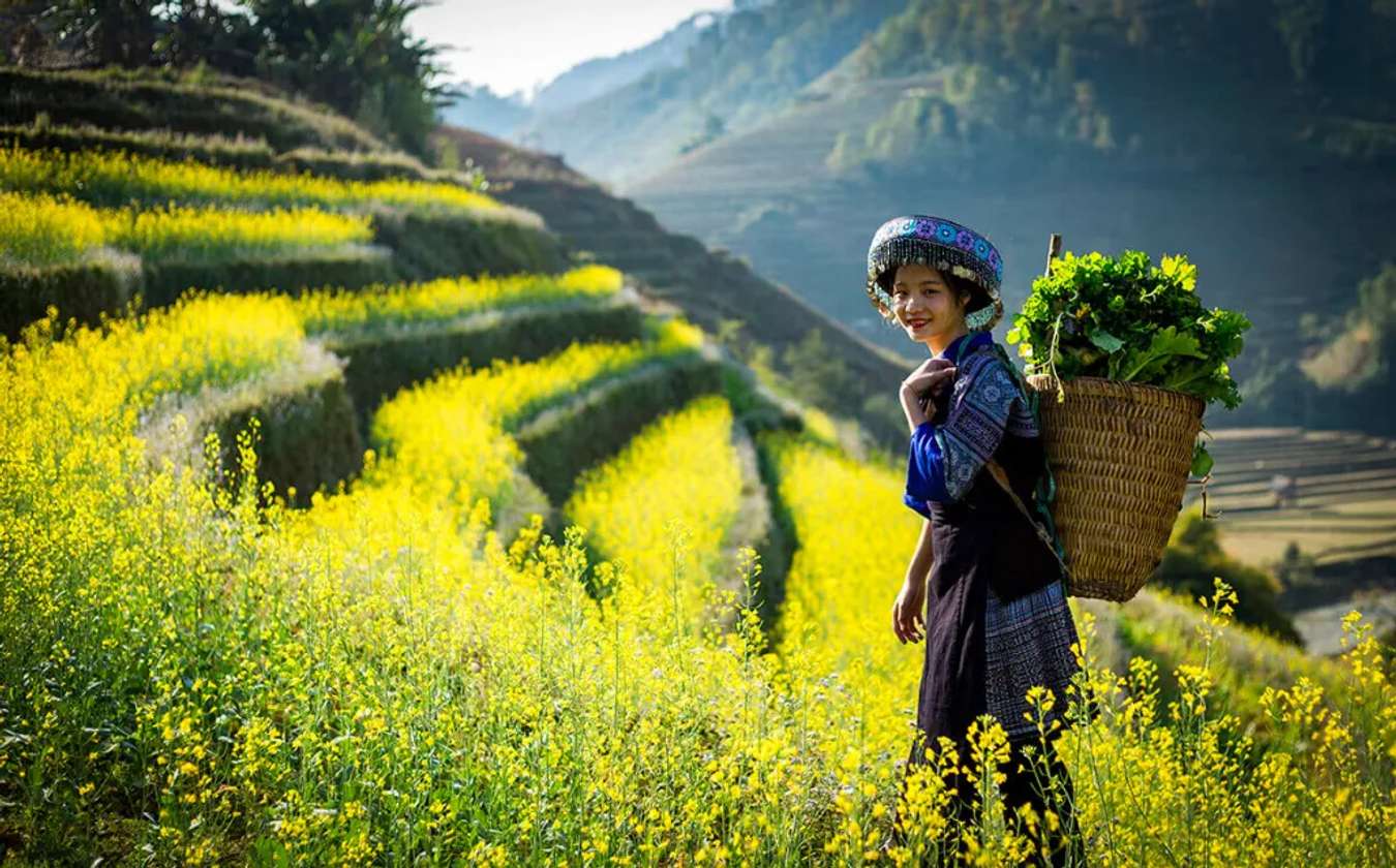 Phong cảnh thiên nhiên đẹp ngất ngây như tranh vẽ cùng với vẻ đẹp mộc mạc của người dân Tây Bắc 