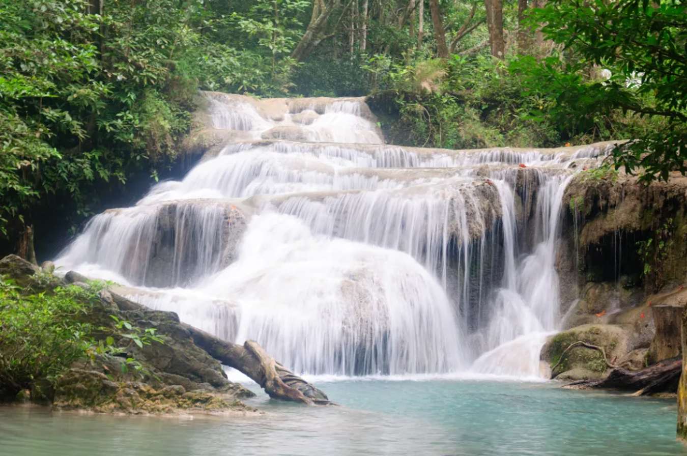 Thác nước 7 tầng Erawan là một trong những địa điểm du lịch Kanchanaburi must-see