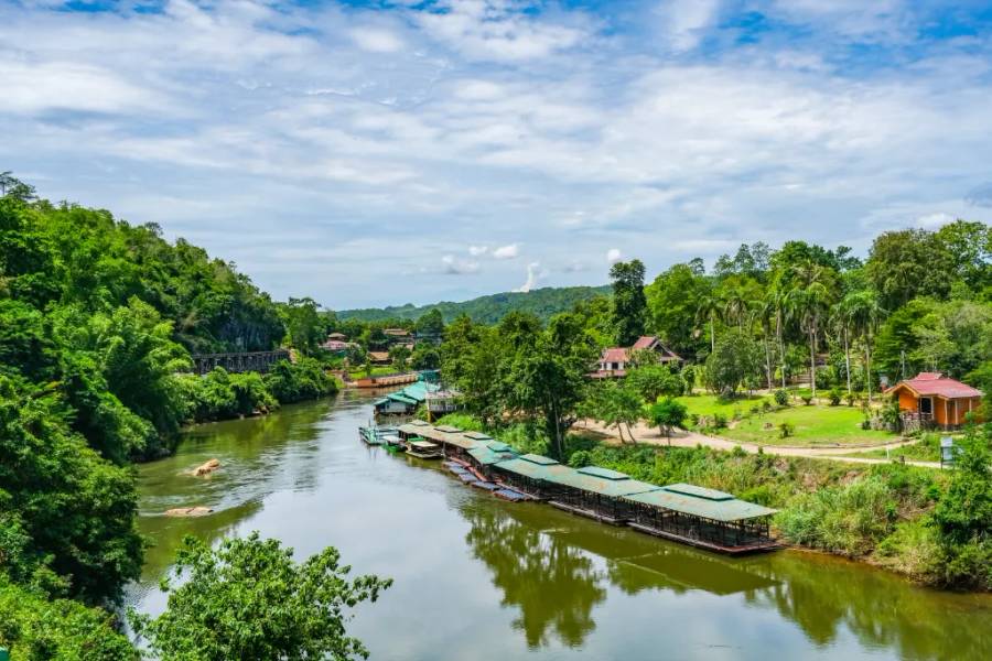 Thời gian lý tưởng để du lịch Kanchanaburi là từ tháng 11 đến tháng 2 năm sau
