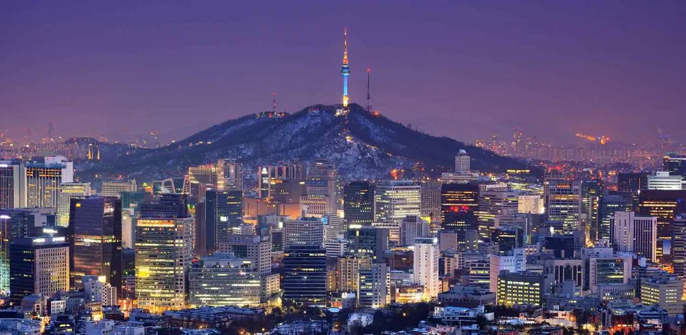 gắm toàn thành phố Seoul tráng lệ trên đài quan sát N Seoul Tower