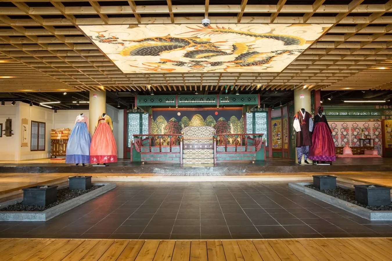 Tìm hiểu và tham gia trải nghiệm văn hóa truyền thống Hanbok 