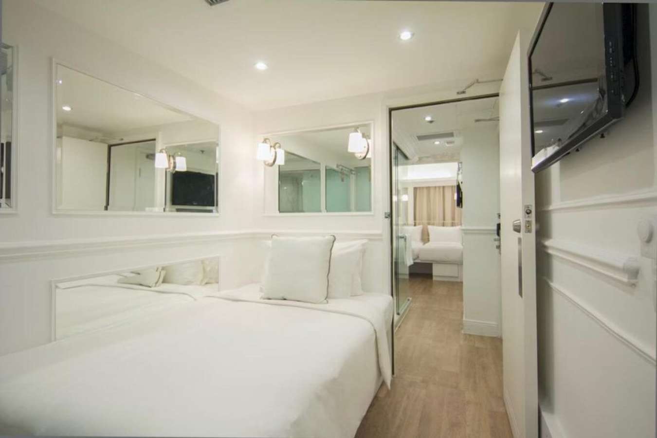 Khách sạn mang phong cách hiện đại, tươi mới. | Mini Hotel Causeway Bay