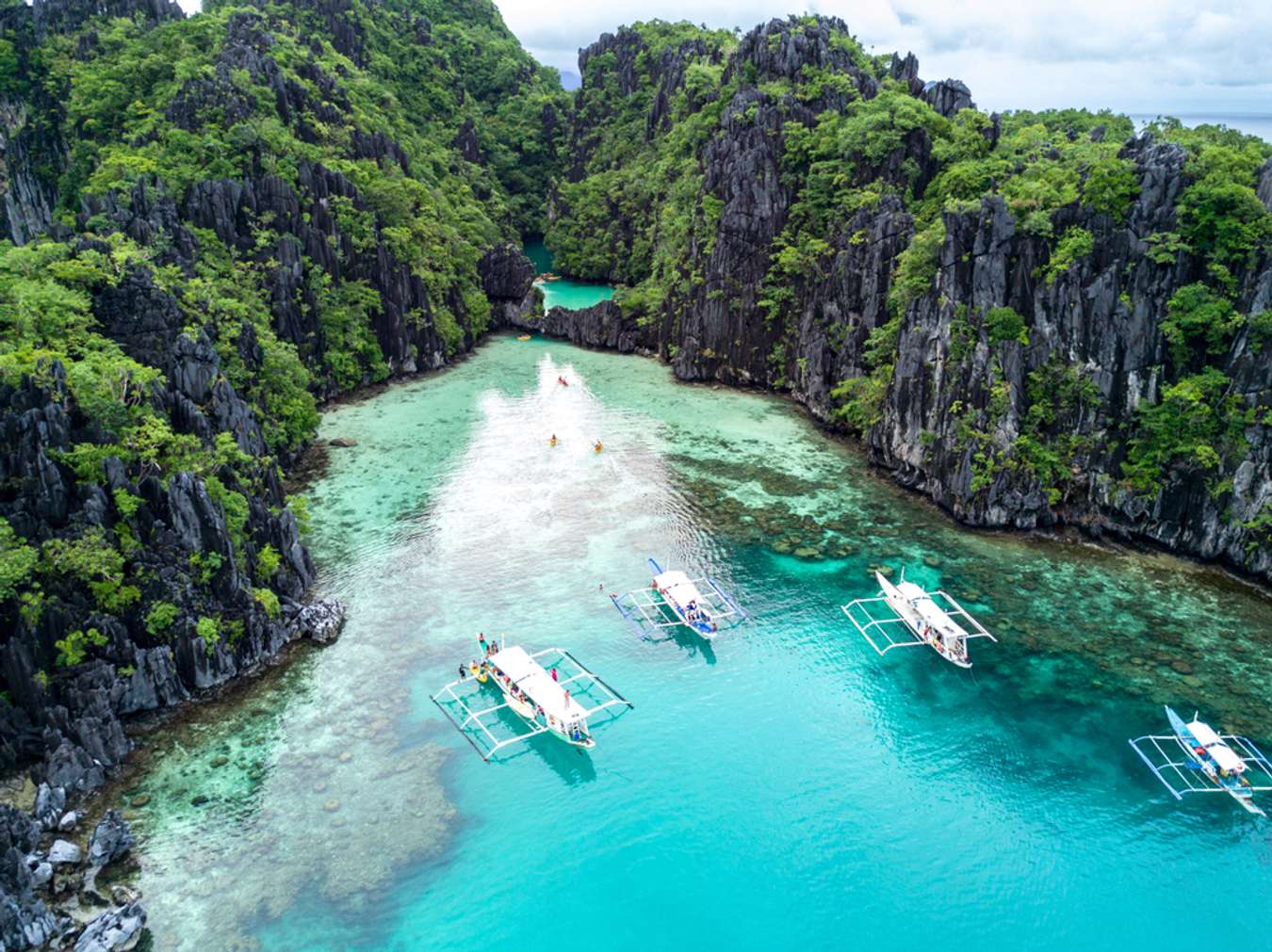 el nido is the best tourist spot in palawan