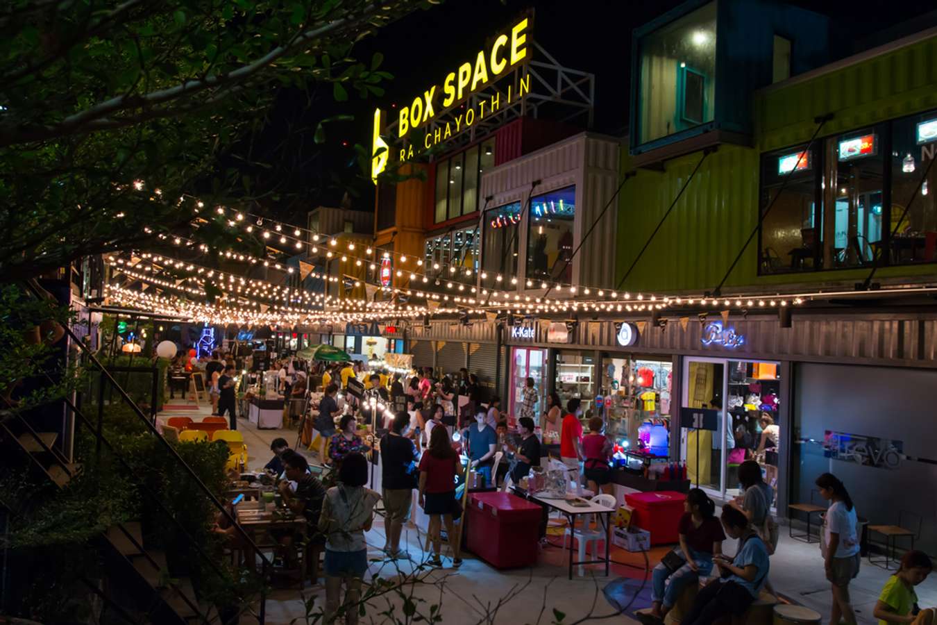 Box Space Ratchayothin Night Market - Bangkok Night Markets