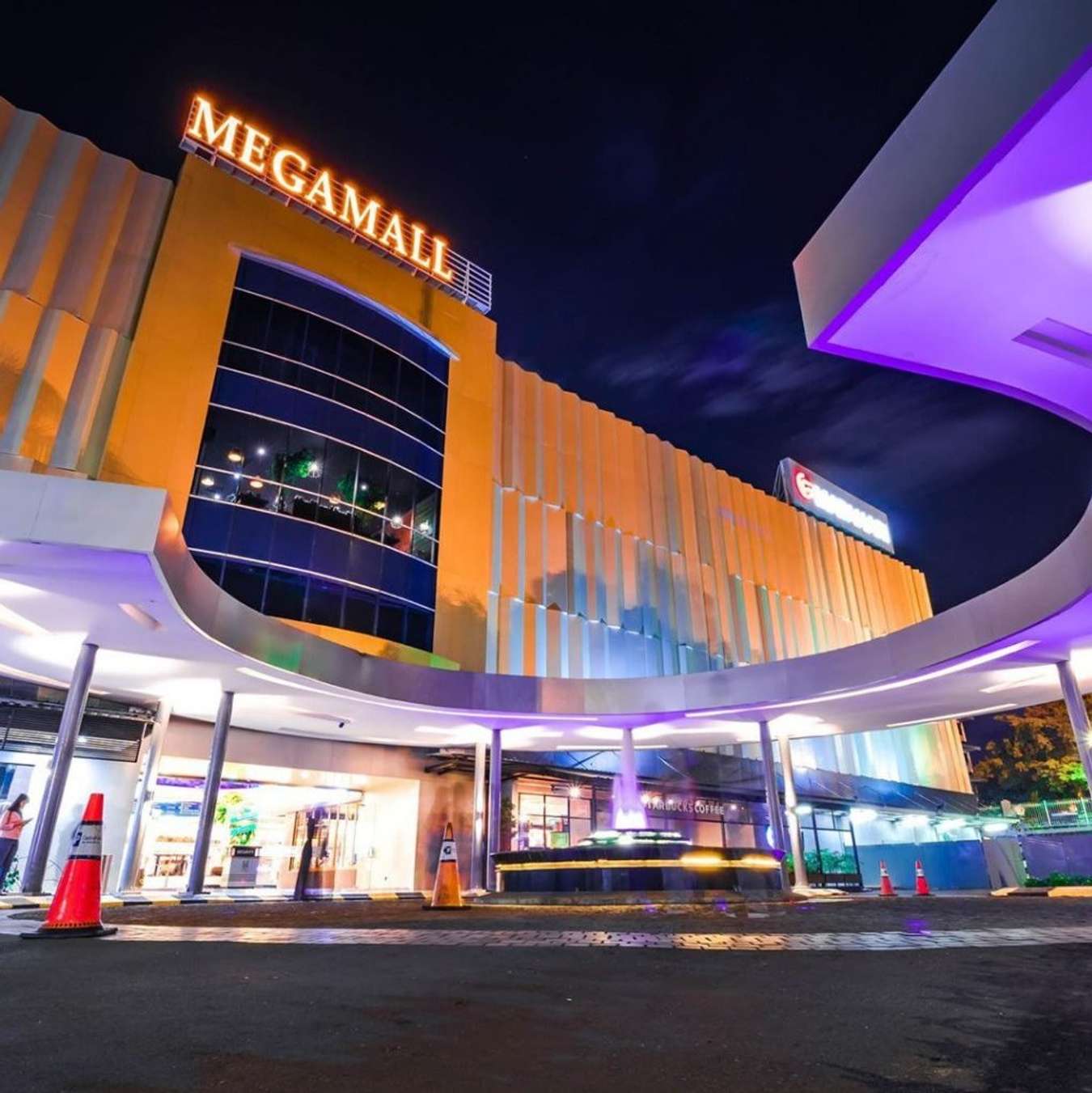 Mega Mall Batam Centre - Shopping in Batam