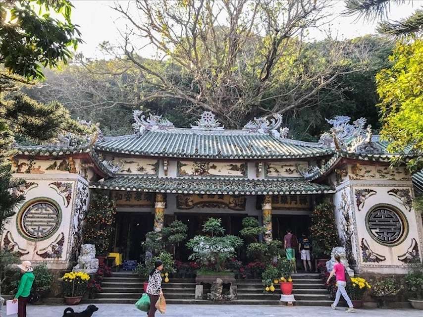 CHÙA NON NƯỚC ĐÀ NẴNG NẰM BÊN SƯỜN NÚI THỦY SƠN VỚI KIẾN TRÚC CỔ KÍNH
