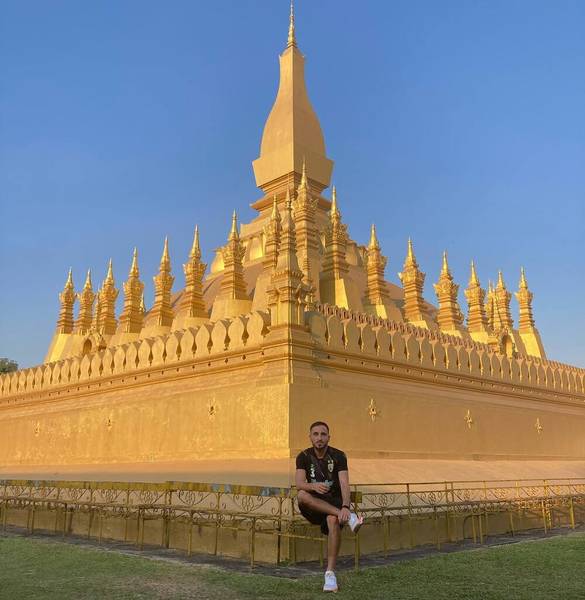 tham quan Thạt Luông