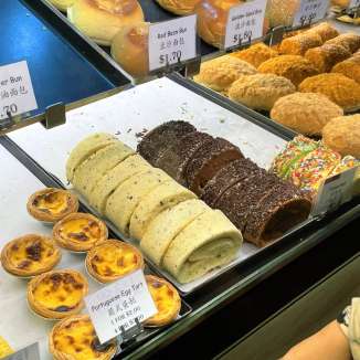 Bánh tart trứng là best-seller của tiệm.