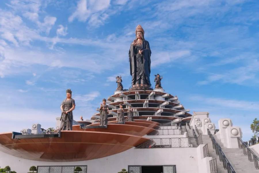 Tây Bổ Đà Sơn – tượng Phật Bà bằng đồng cao nhất Đông Nam Á @Sưu tầm
