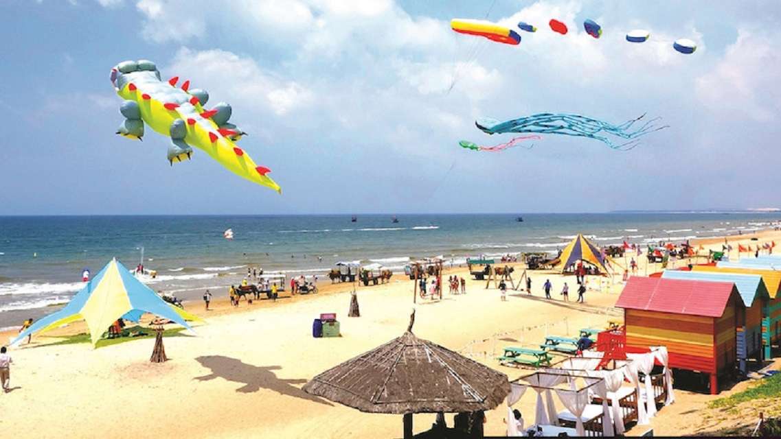 Biển Cam Bình: Bãi biển đẹp nhất khu vực Lagi