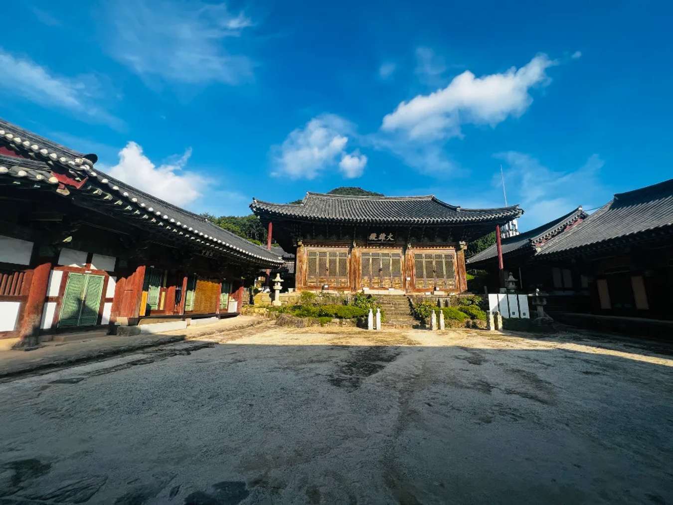 Ngôi đền thờ chính ở chùa - du lịch Suncheon