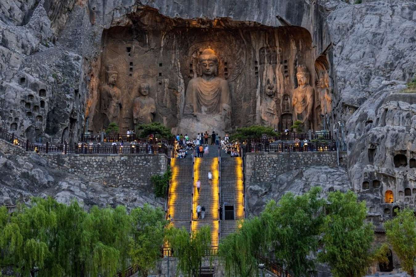 hang động Long Môn