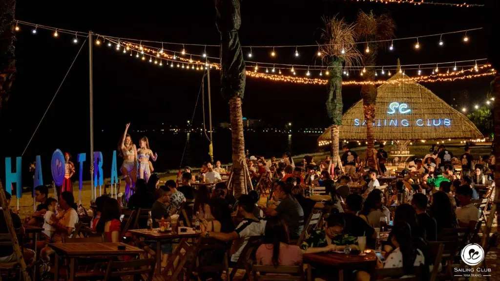 COCKTAIL BAR NHA TRANG VỚI KHÔNG GIAN SANG TRỌNG VÀ ÂM NHẠC SÔI ĐỘNG