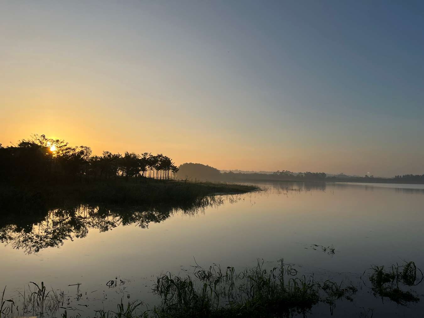 camping hồ trị an