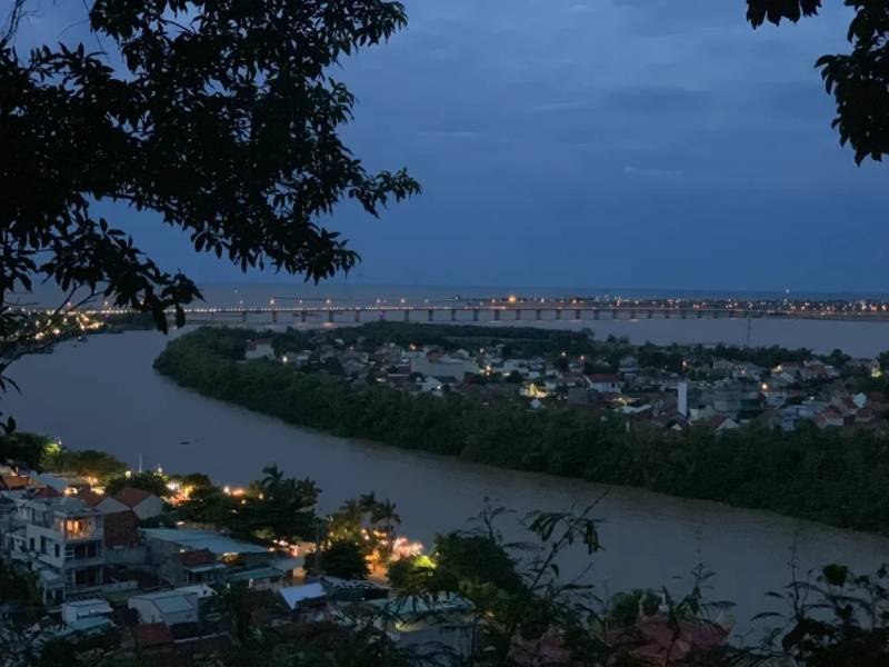 Từ tháp Nhạn có thể nhìn bao quát thành phố
