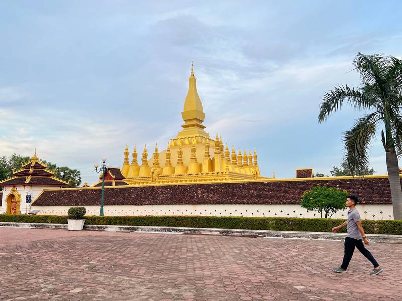 tháp Thạt Luổng