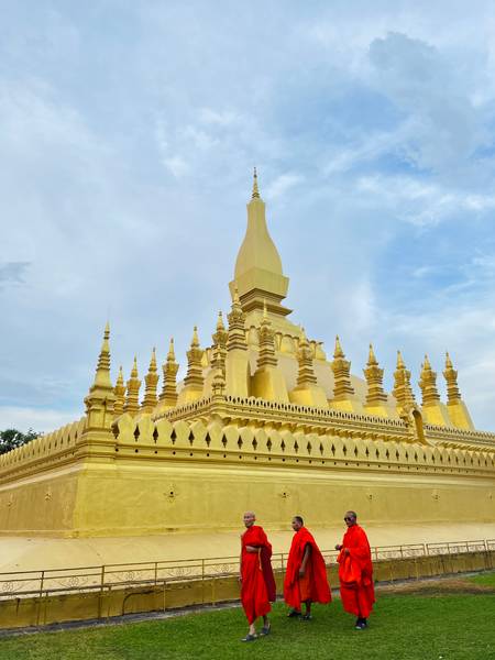 tháp Thạt Luổng