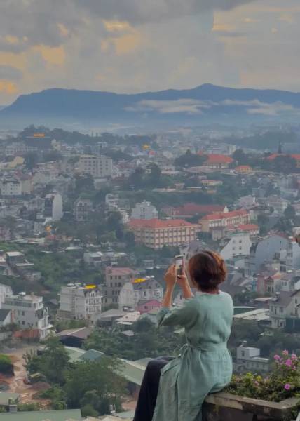 Đồi Robin view toàn cảnh Đà Lạt thơ mộng
