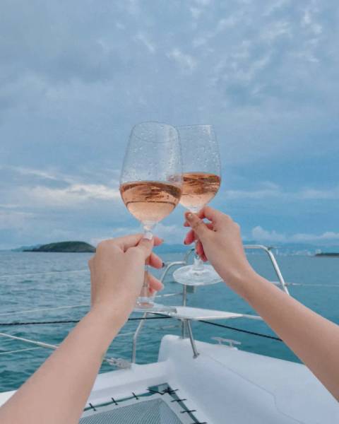 Tranh thủ du lịch Nha Trang cùng hội bạn thân thôi nào!
