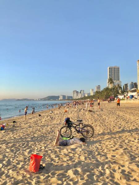 Bãi biển Nha Trang buổi sớm
