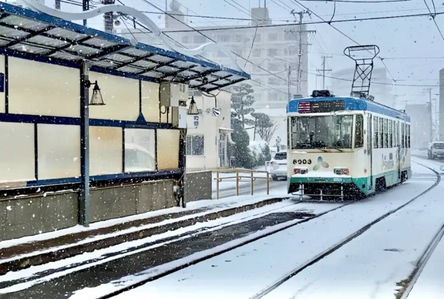 Những chiếc tram là phương tiện công cộng phổ biến ở Hokkaido - Kinh nghiệm du lịch Nhật Bản tiết kiệm
