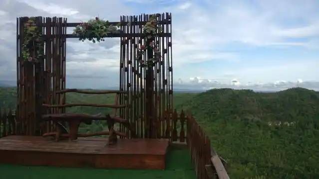 Watu Mabur Glamping - Tempat Prewedding di Jogja