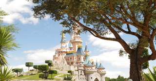 10 Recommended Hotels to Stay Near Disneyland Paris, Traveloka Team
