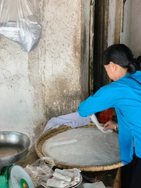 Bánh cuốn nóng

