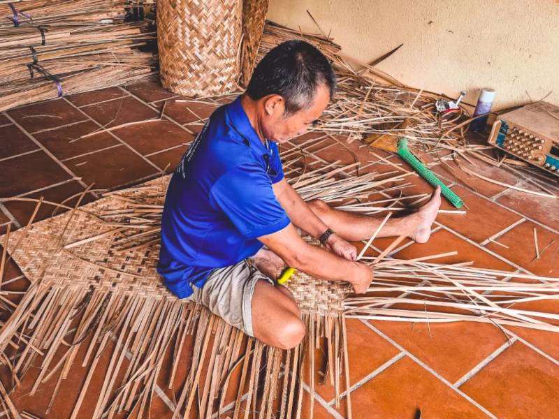 Quảng Phú Cầu cũng có các sản phẩm thủ công khác